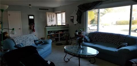 1605 Shelby Dr, Springfield, OH 45504 photo 2
