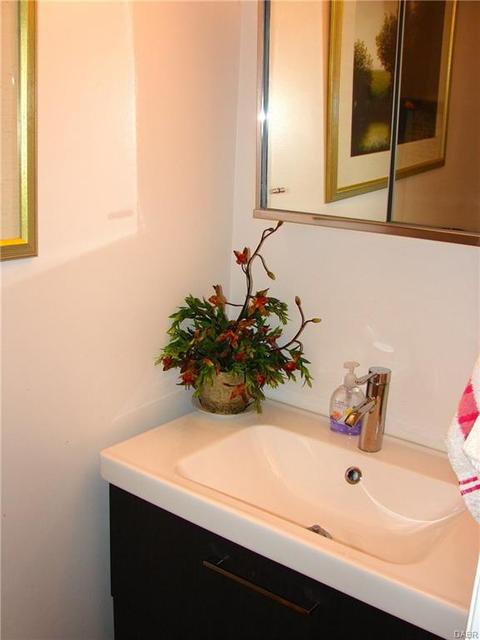 1740 Ambridge Rd, Dayton, OH 45459 photo 20