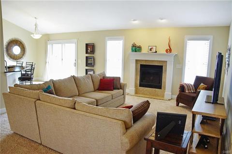 90 Crest Oak Ct, Springboro, OH 45066 photo 3