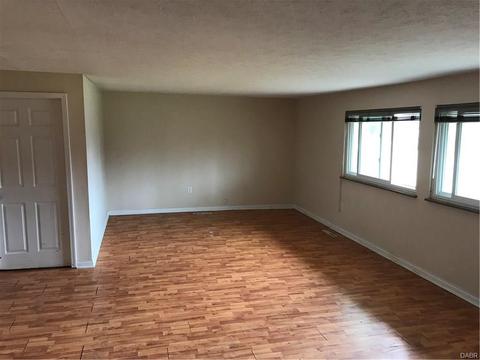 9272 Shawhan Dr, Dayton, OH 45458 photo 4