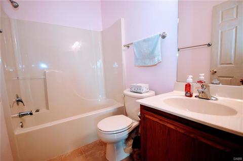 702 Deerfield Trl, Springfield, OH 45503 photo 9