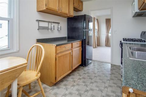 2521 E Dorothy Ln, Dayton, OH 45420 photo 4