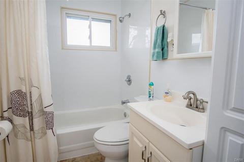 2521 E Dorothy Ln, Dayton, OH 45420 photo 5
