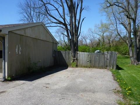 104 Parrish Dr, Gratis, OH 45330 photo 2