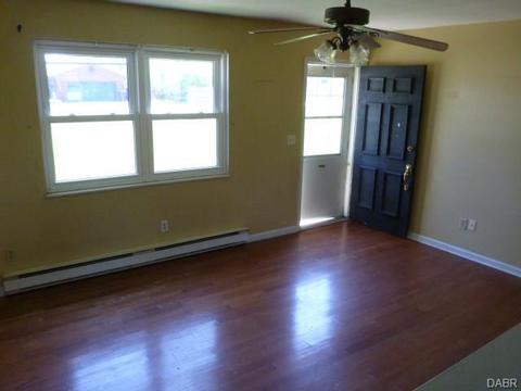 104 Parrish Dr, Gratis, OH 45330 photo 3