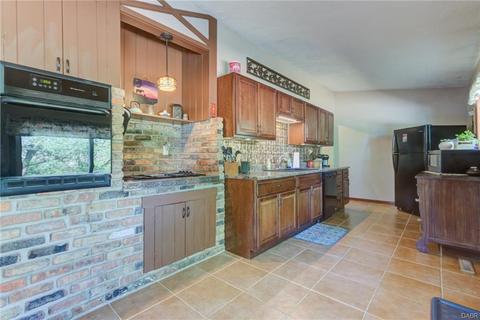 1234 Holly Dr, Springfield, OH 45504 photo 4