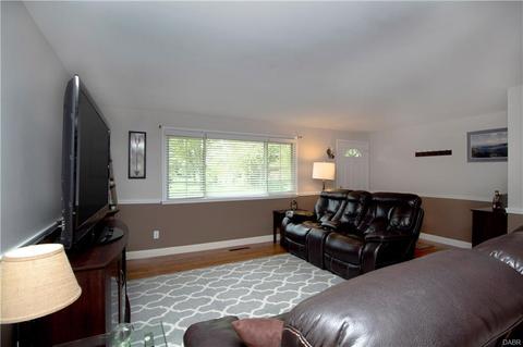 231 Freyn Dr, Dayton, OH 45458 photo 4