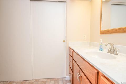 5211 Oakbrooke Dr, Dayton, OH 45440 photo 32