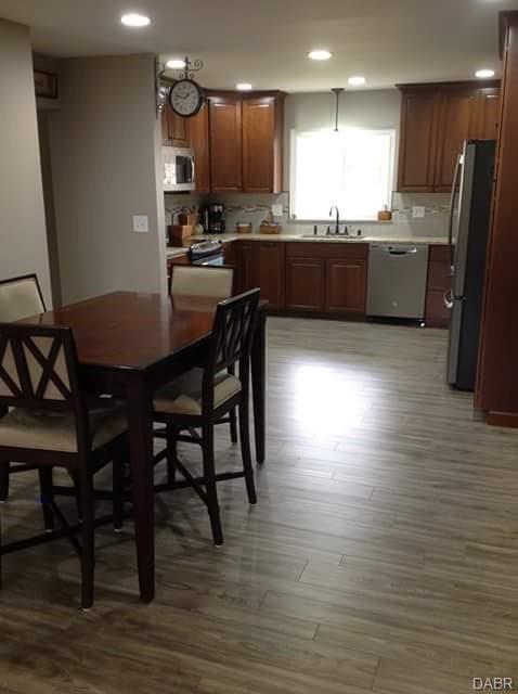 6419 Durban Rd, Dayton, OH 45459 photo 2