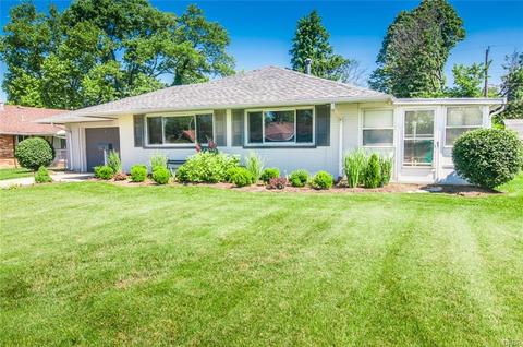 1863 W Stroop Rd, Dayton, OH 45439 photo 9