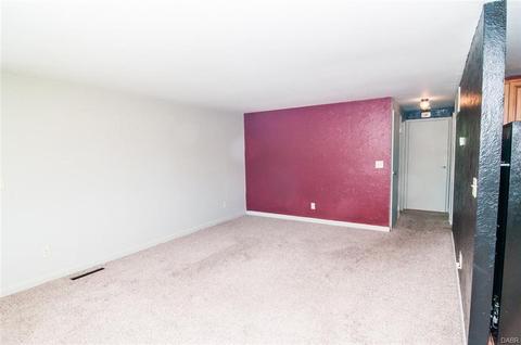 1863 W Stroop Rd, Dayton, OH 45439 photo 4