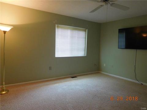 1720 Yardley Cir, Dayton, OH 45459 photo 5