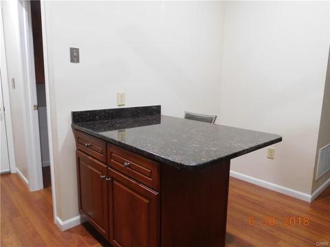 1720 Yardley Cir, Dayton, OH 45459 photo 4
