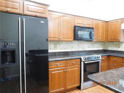 1720 Yardley Cir, Dayton, OH 45459 photo 3