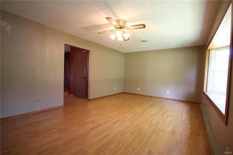 8225 Springfield Jamestown Rd, Springfield, OH 45502 photo 12