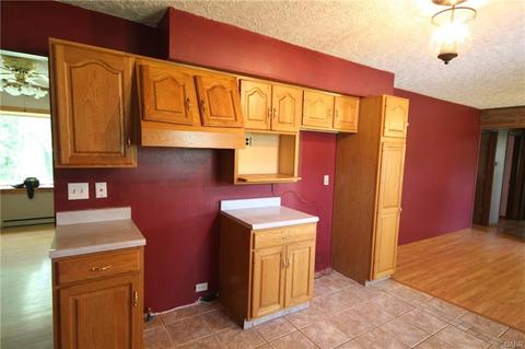 8225 Springfield Jamestown Rd, Springfield, OH 45502 photo 5
