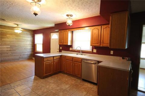 8225 Springfield Jamestown Rd, Springfield, OH 45502 photo 4