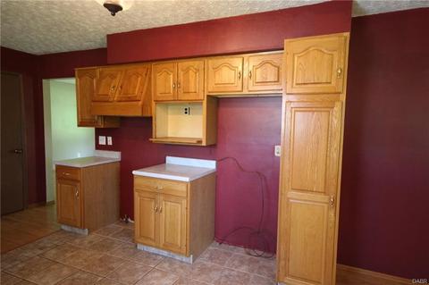 8225 Springfield Jamestown Rd, Springfield, OH 45502 photo 6