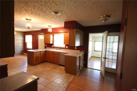 8225 Springfield Jamestown Rd, Springfield, OH 45502 photo 7