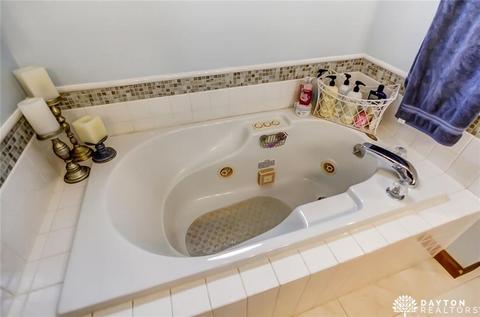 482 Maple Springs Dr, Dayton, OH 45458 photo 22