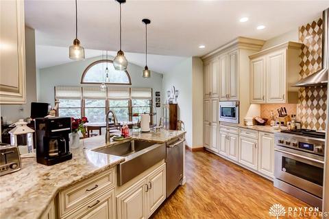 482 Maple Springs Dr, Dayton, OH 45458 photo 14