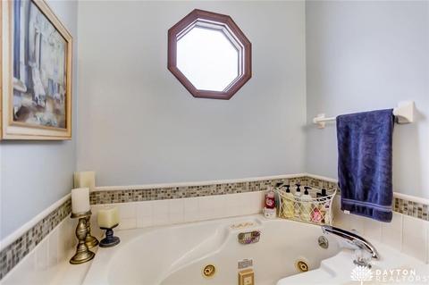 482 Maple Springs Dr, Dayton, OH 45458 photo 21