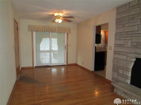 2801 S Limestone St, Springfield, OH 45505 photo 8