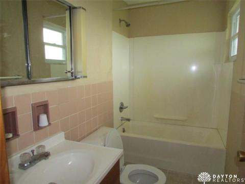 2801 S Limestone St, Springfield, OH 45505 photo 23