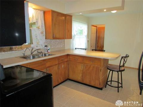 2801 S Limestone St, Springfield, OH 45505 photo 9