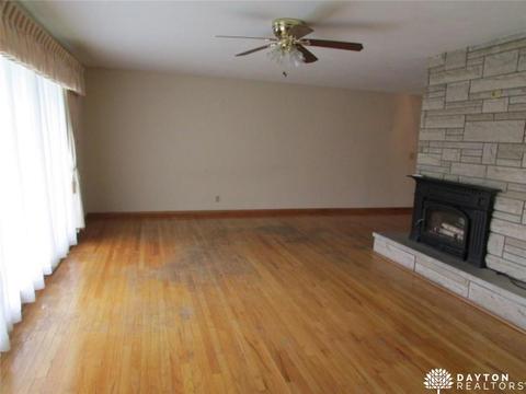 2801 S Limestone St, Springfield, OH 45505 photo 4