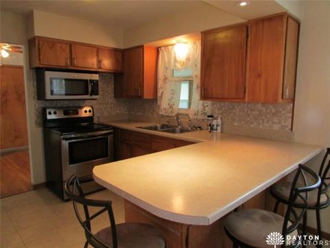2801 S Limestone St, Springfield, OH 45505 photo 11
