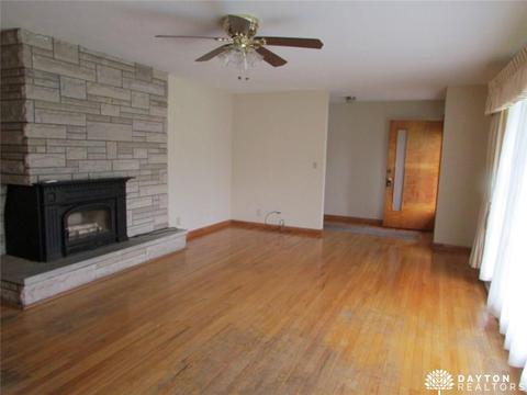 2801 S Limestone St, Springfield, OH 45505 photo 5