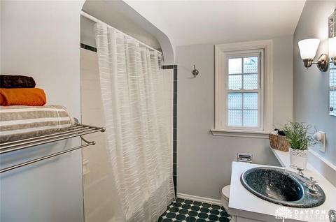 180 S Pelham Dr, Dayton, OH 45429 photo 17