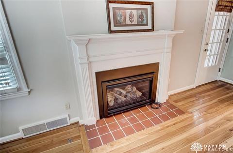 180 S Pelham Dr, Dayton, OH 45429 photo 4