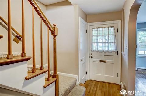 180 S Pelham Dr, Dayton, OH 45429 photo 2