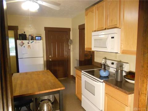 2421 Maple Dr, Beavercreek, OH 45431 photo 4