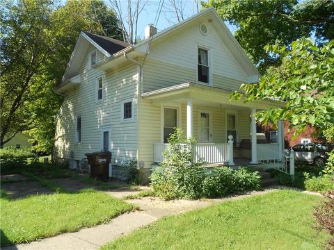2421 Maple Dr, Beavercreek, OH 45431 photo 1