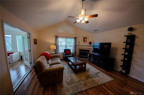 154 Villa Pointe Dr, Springboro, OH 45066 photo 2