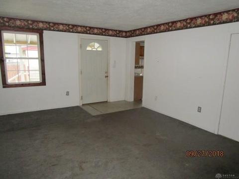 1365 Perry St, Springfield, OH 45504 photo 5