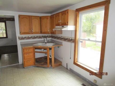 1365 Perry St, Springfield, OH 45504 photo 8