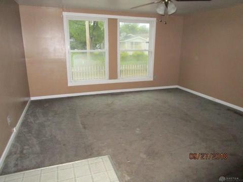 1365 Perry St, Springfield, OH 45504 photo 9