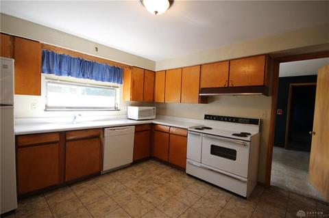 1024 E Stroop Rd, Dayton, OH 45429 photo 2