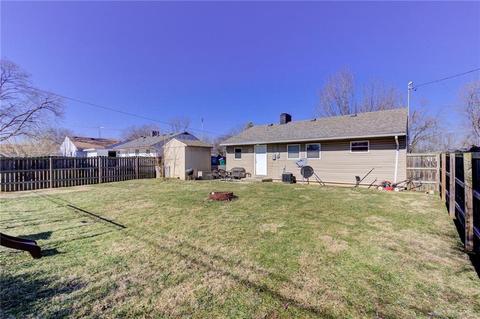 2324 Vale Dr, Dayton, OH 45420 photo 4