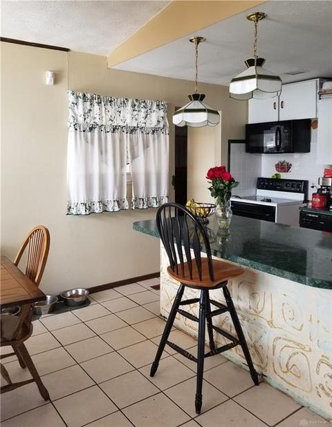 4949 Bayside Dr, Dayton, OH 45431 photo 2