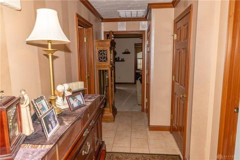 1814 Willow Lakes Dr, Springfield, OH 45502 photo 4