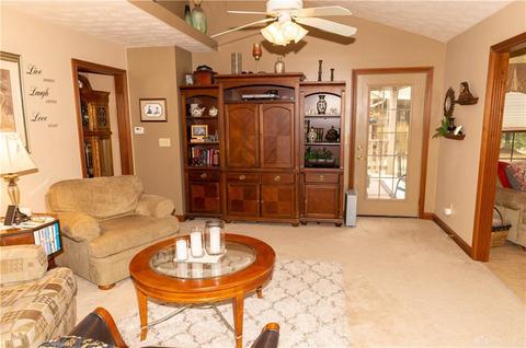 1814 Willow Lakes Dr, Springfield, OH 45502 photo 8