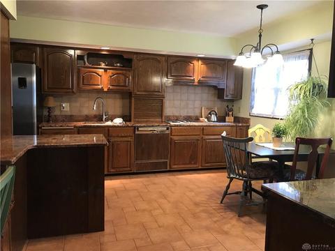 1611 Redbush Ave, Dayton, OH 45420 photo 8