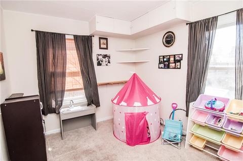 1945 E Bataan Dr, Dayton, OH 45420 photo 8