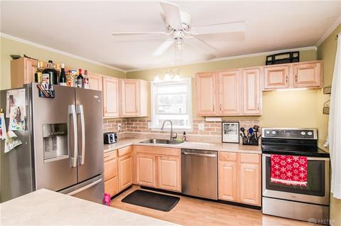 1945 E Bataan Dr, Dayton, OH 45420 photo 6