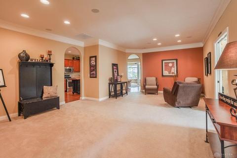 651 Mackenzie Ct, Dayton, OH 45458 photo 4